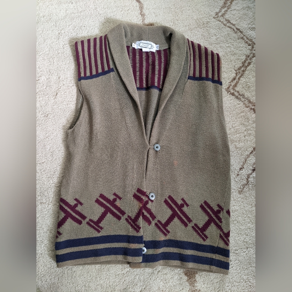 Vintage Knit Vest with Geometric Pattern